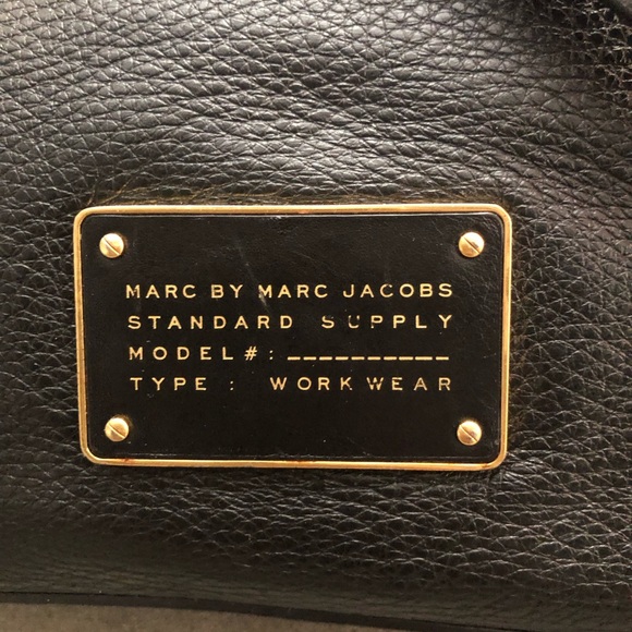 Authentic Marc by Marc Jacobs Bag. Shoulder or Crossbody. Mint condition. - Picture 2 of 10